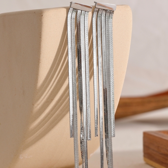 Perfect Gold Tassel Long Earrings - Picture 6 of 7